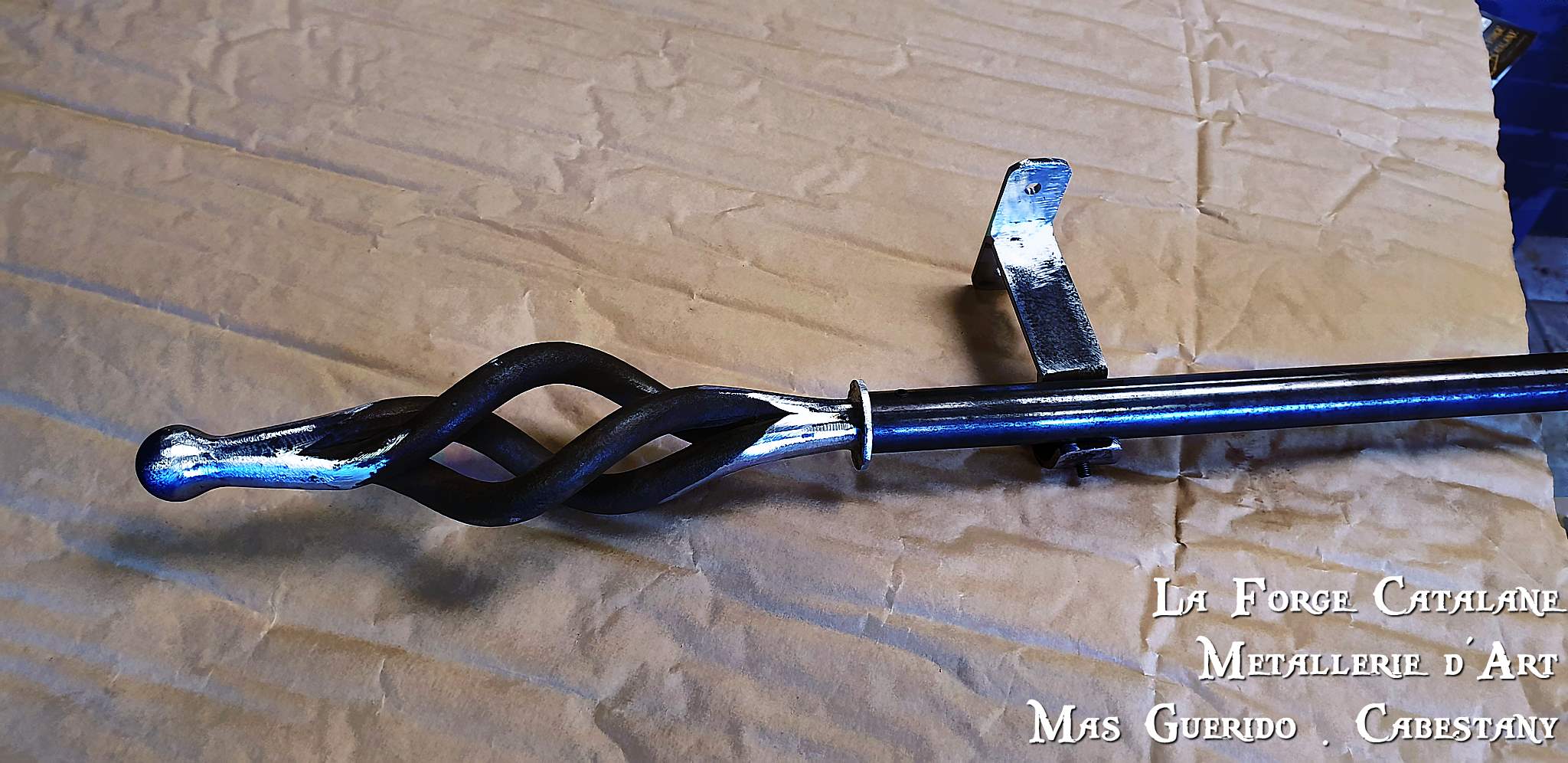 embout de tringle a rideaux torsade  forge catalane.jpg